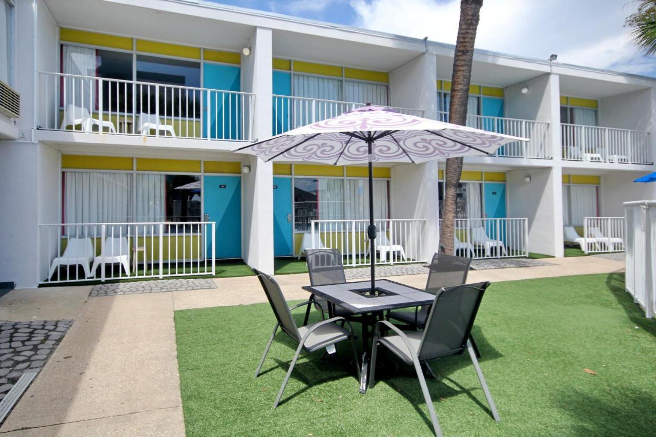 Waikiki Village Retro Hotel Myrtle Beach Esterno foto