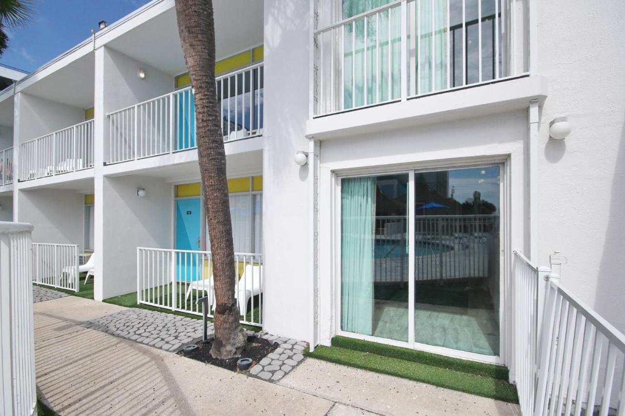 Waikiki Village Retro Hotel Myrtle Beach Esterno foto