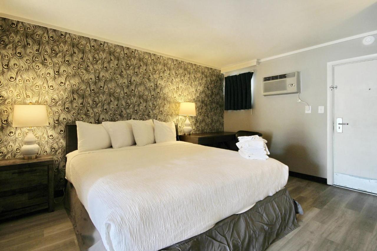 Waikiki Village Retro Hotel Myrtle Beach Esterno foto